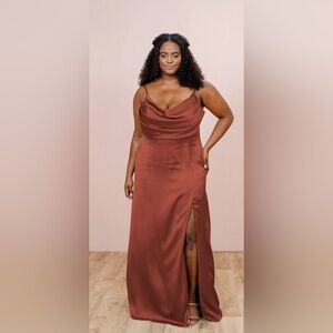 -Revelry Bridesmaid dress Terracotta Rust-721
size: 4
Length Petite Maxi …